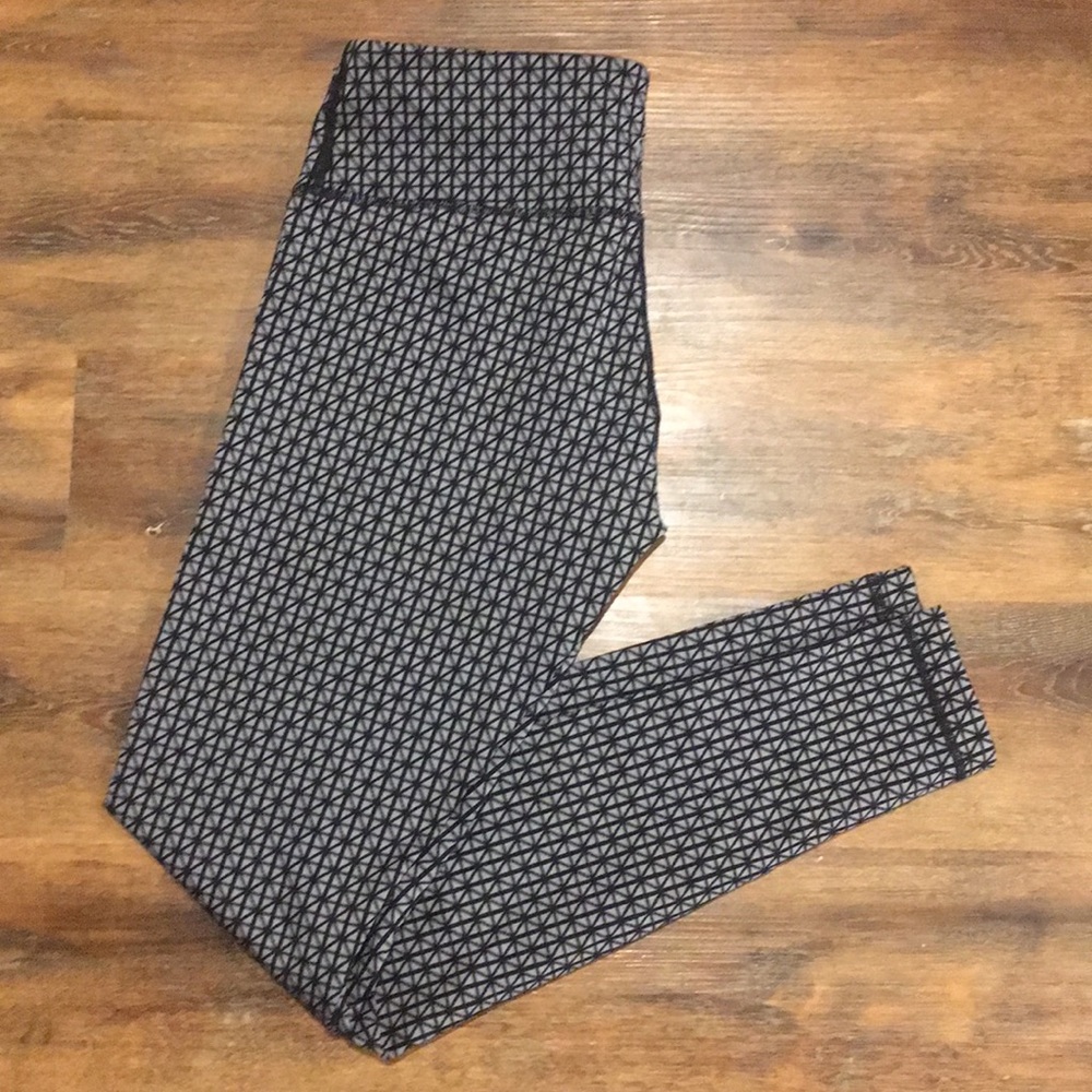 Lululemon leggings size 8